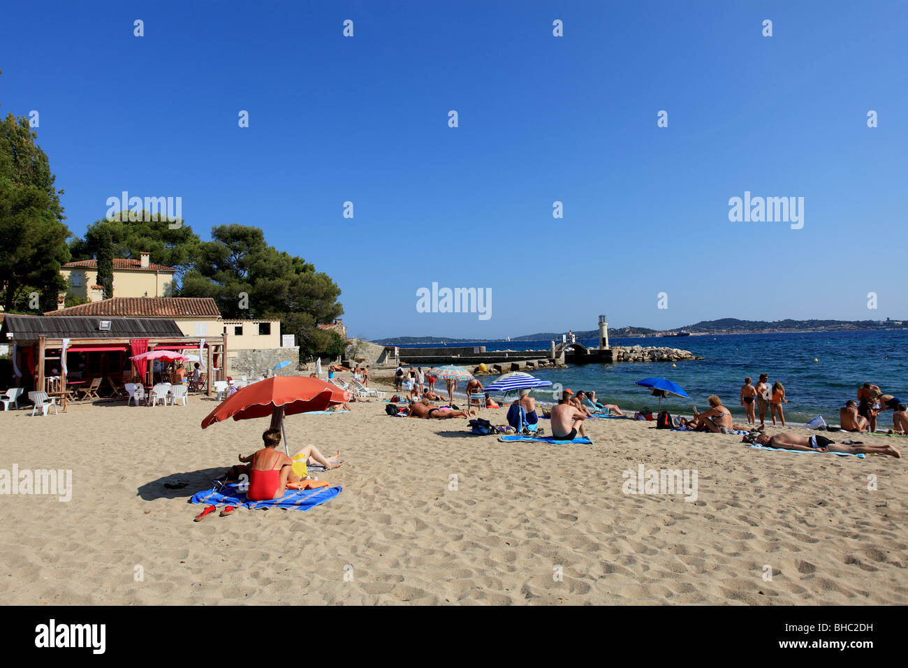 Saint tropez beach france hi-res stock photography and images - Alamy