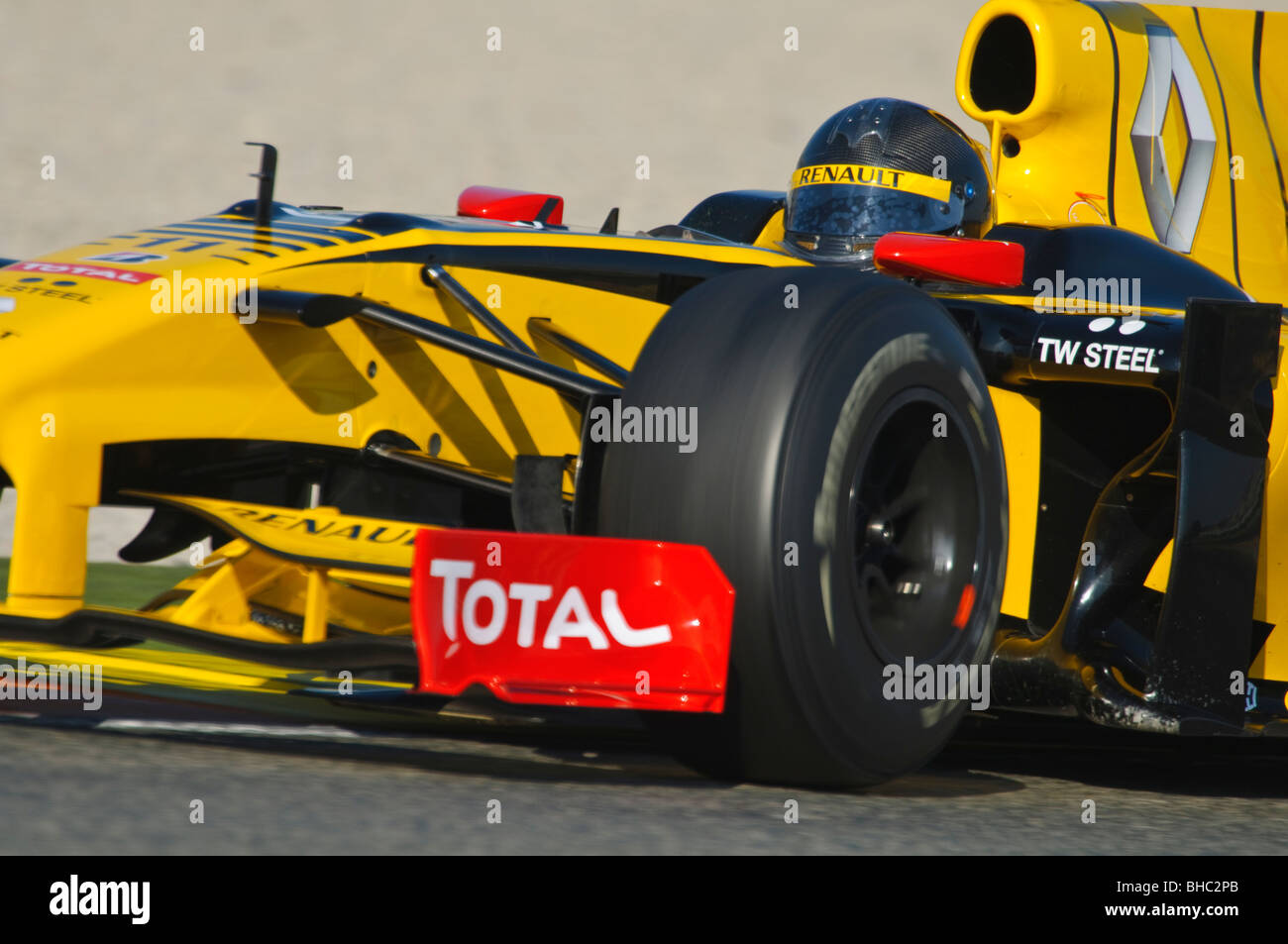 Robert KUBICA (POL) driving the Renault R30 Formula One racing car in ...
