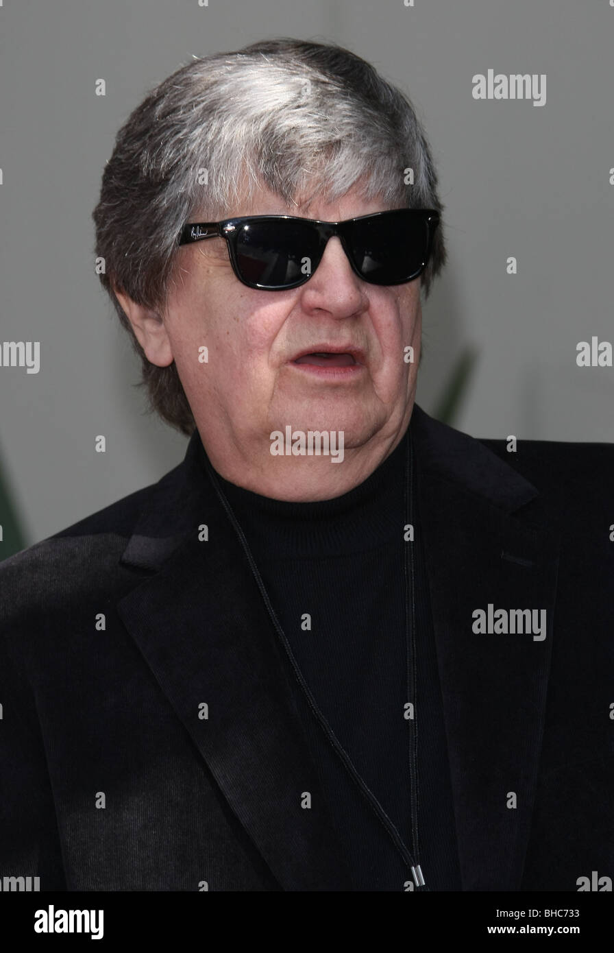 PHIL EVERLY ROY ORBISON HONORED POSTHUMOUSLY WITH A STAR ON THE HOLLYWOOD WALK OF FAME LOS ANGELES CA USA 29 January 2010 Stock Photo