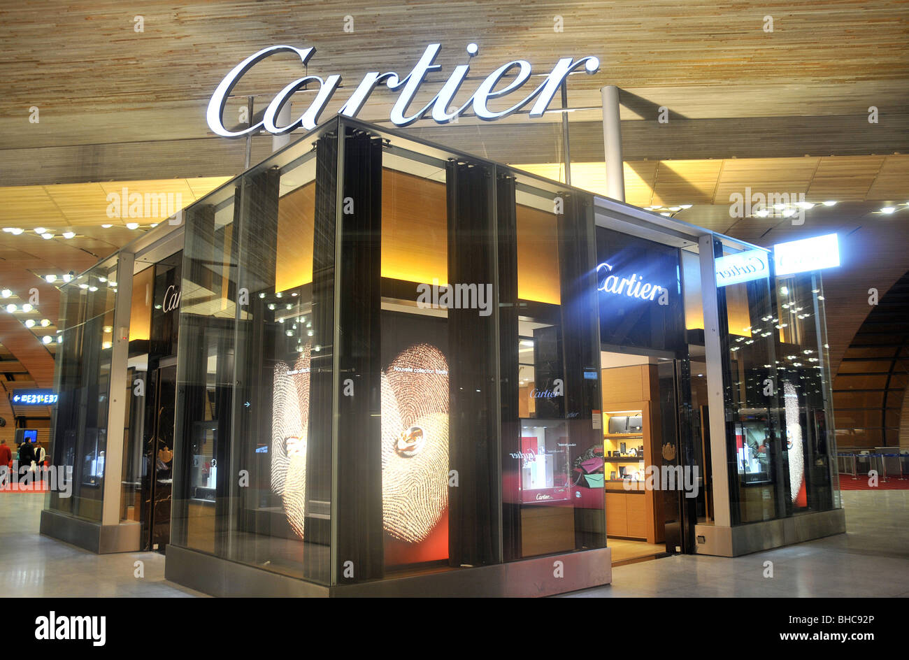 duty free shop at terminal 2 of Paris Charles de Gaulle airport, Roissy,  France Stock Photo - Alamy