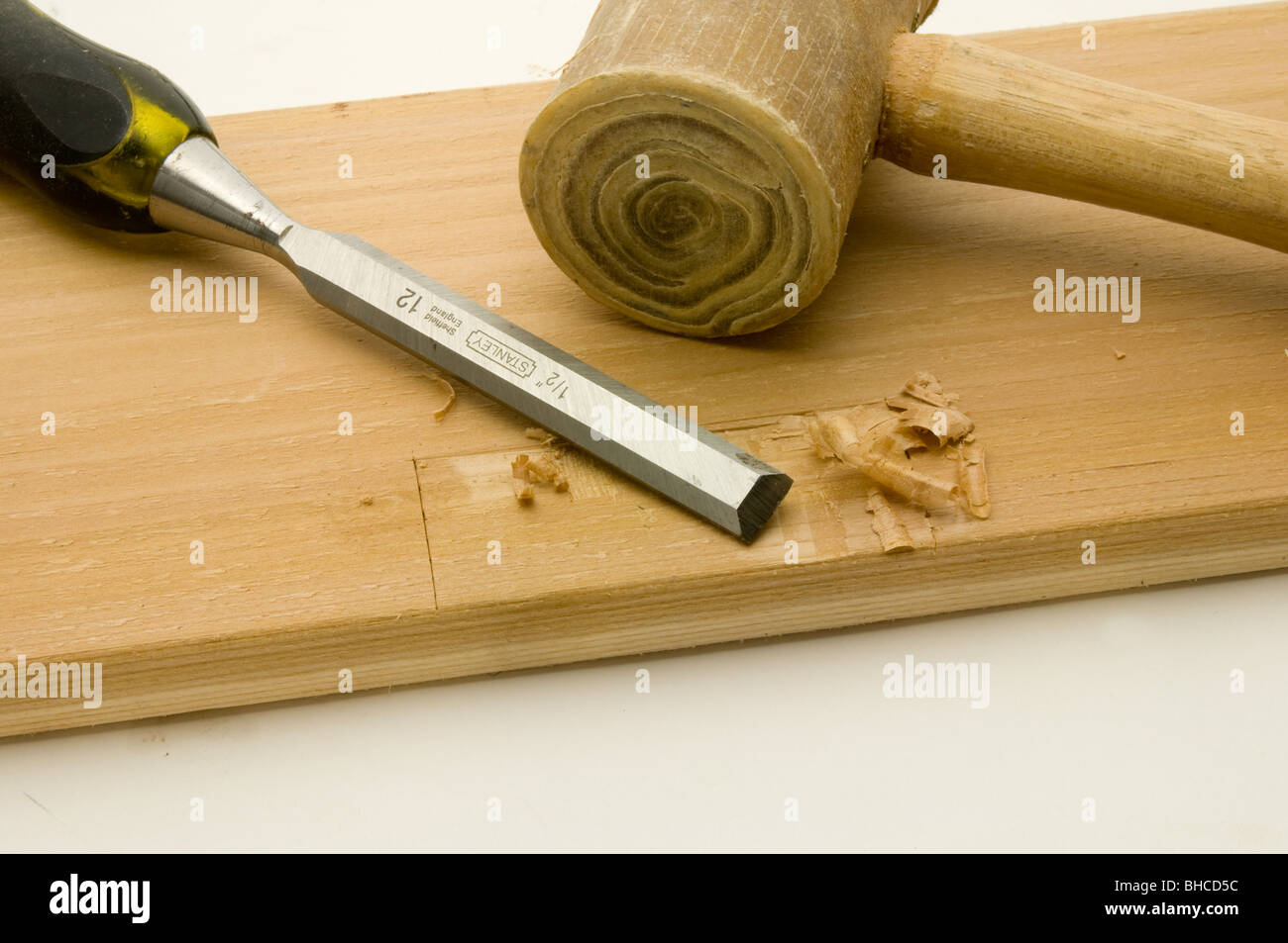 Hand cutting a mortise for a butt hinge Stock Photo Alamy