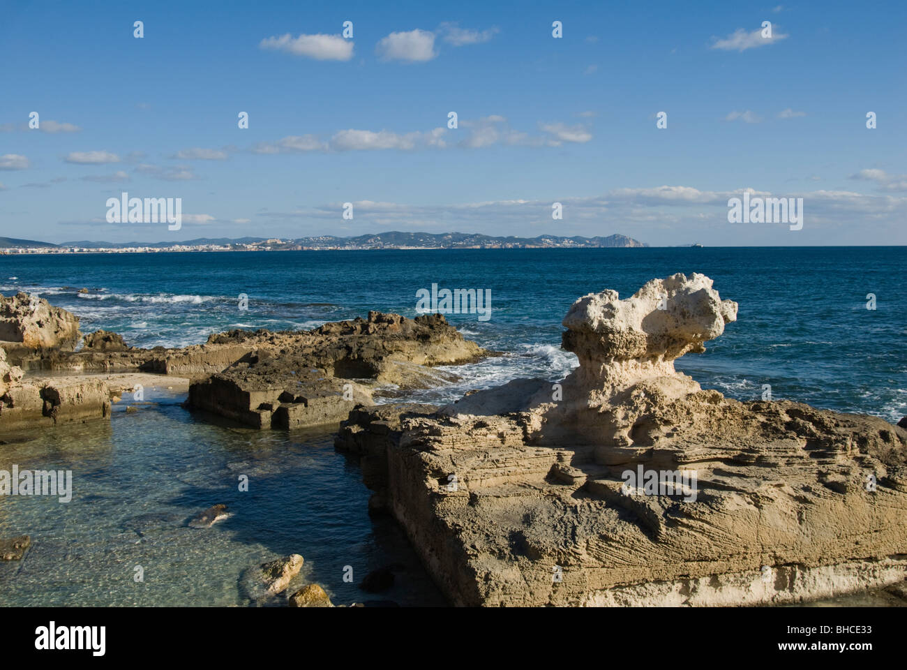 erosion-effects-on-an-abandoned-sandstone-quarry-ibiza-spain-stock