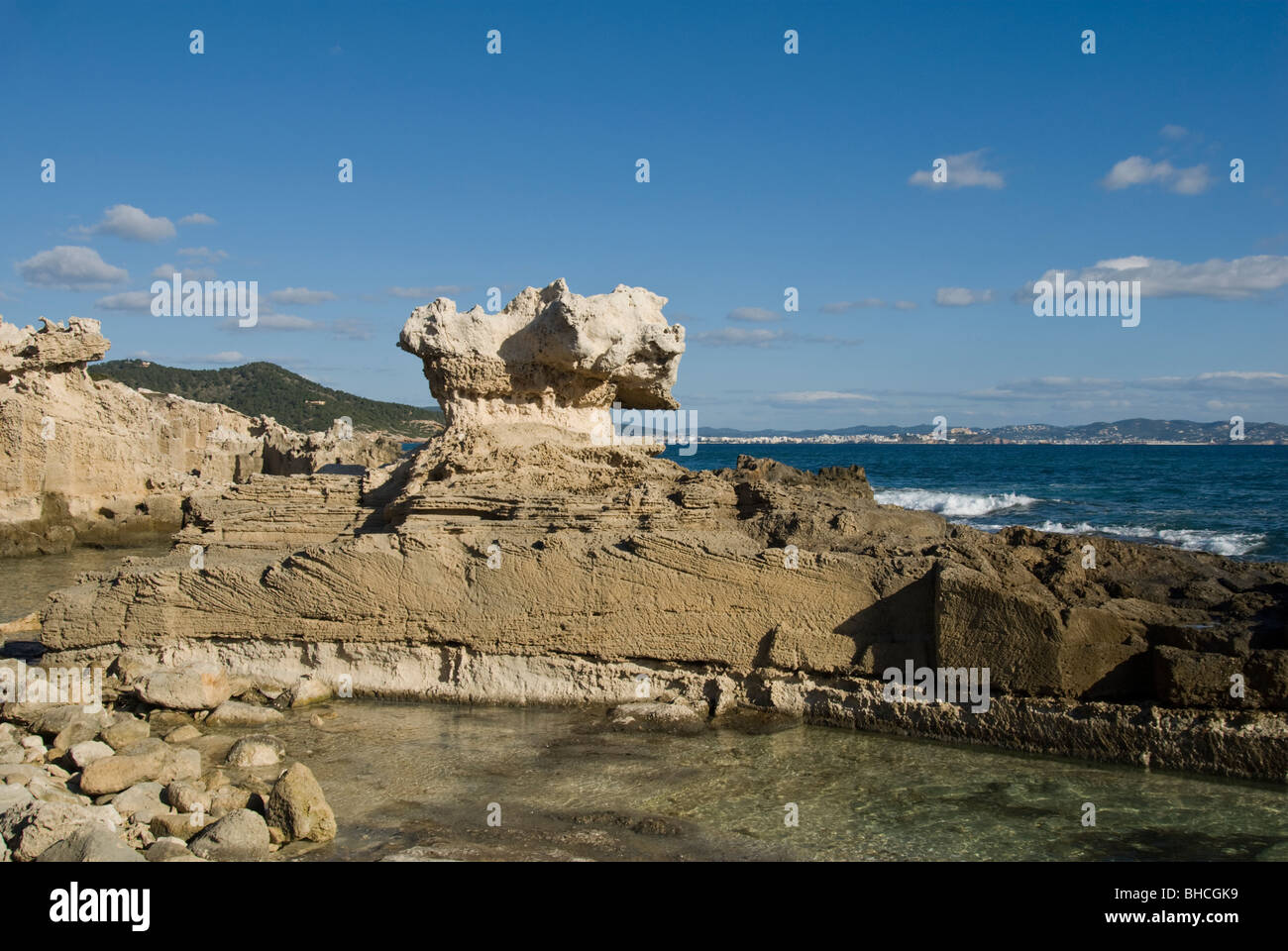 erosion-effects-on-an-abandoned-sandstone-quarry-ibiza-spain-stock