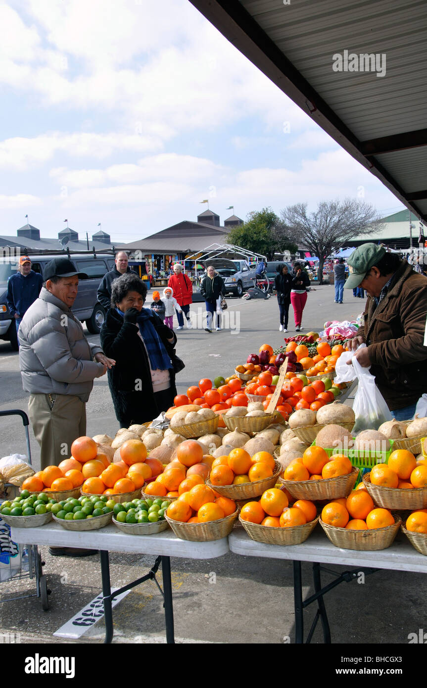 Farmers market in Grand Prairie, Texas Stock Photo Alamy