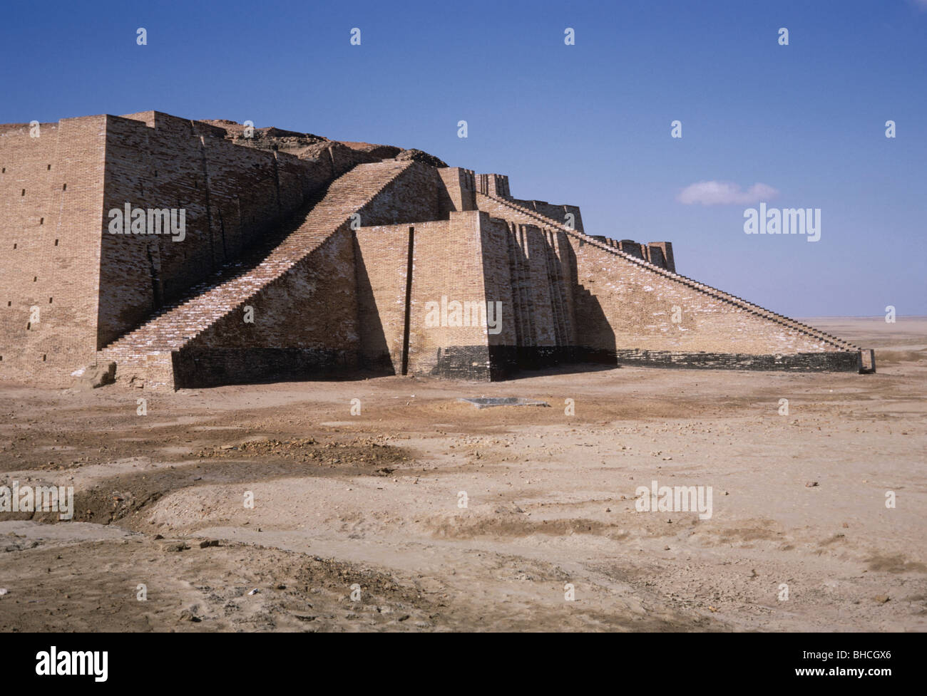The Ziggurat of UrNammu, Iraq 690131 006 Stock Photo Alamy
