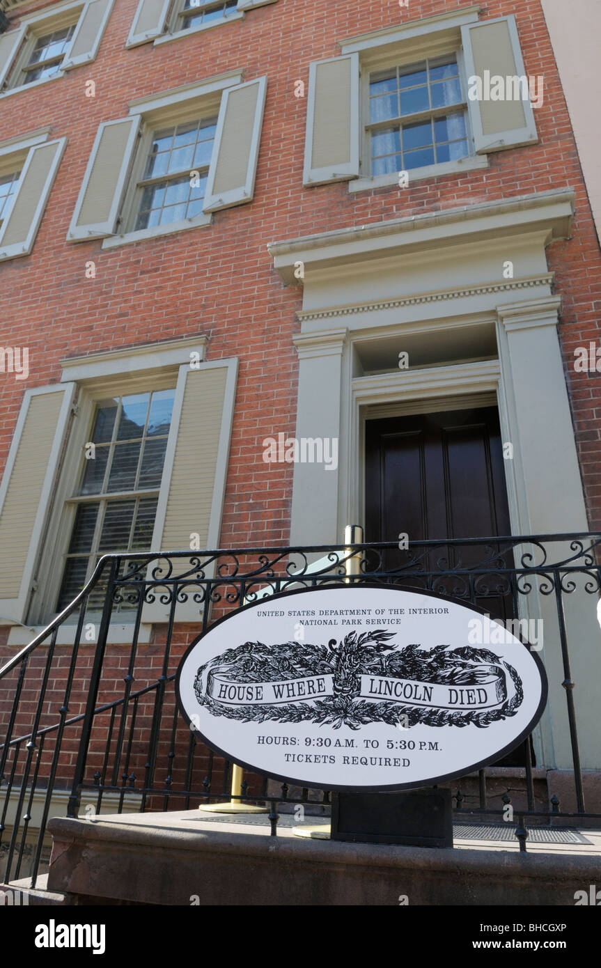 The house where Abraham Lincoln died, across the street from Ford's Theatre where he was shot Stock Photo