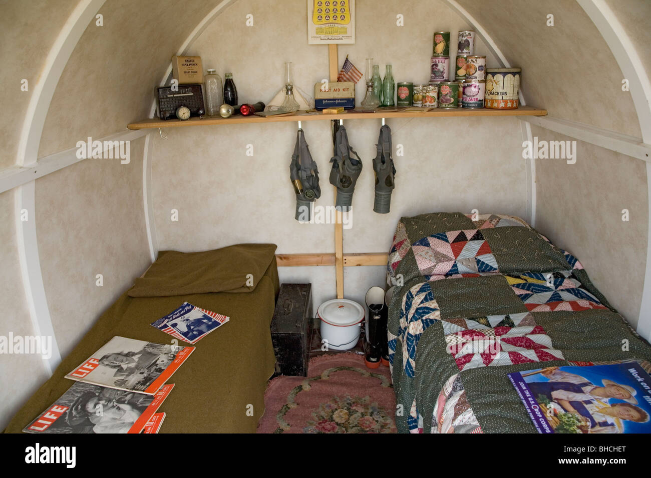 Interior of tent with Life magazine and other details of the period, army cots at Mid-Atlantic Air Museum World War II Weekend Stock Photo