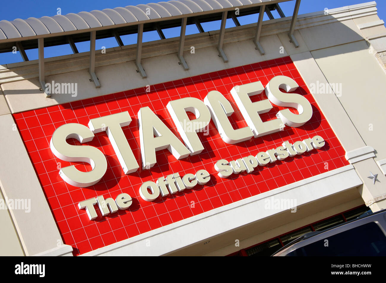 Sign for staples hi-res stock photography and images - Alamy