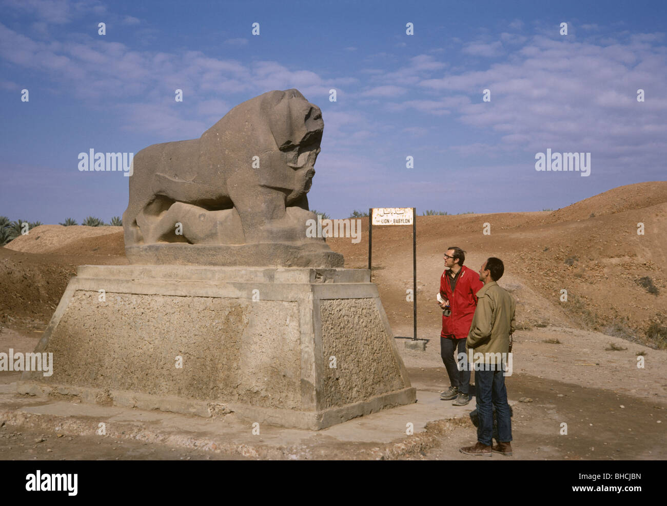 Tourists at the Lion of Babylon, Iraq  690201 024 Stock Photo