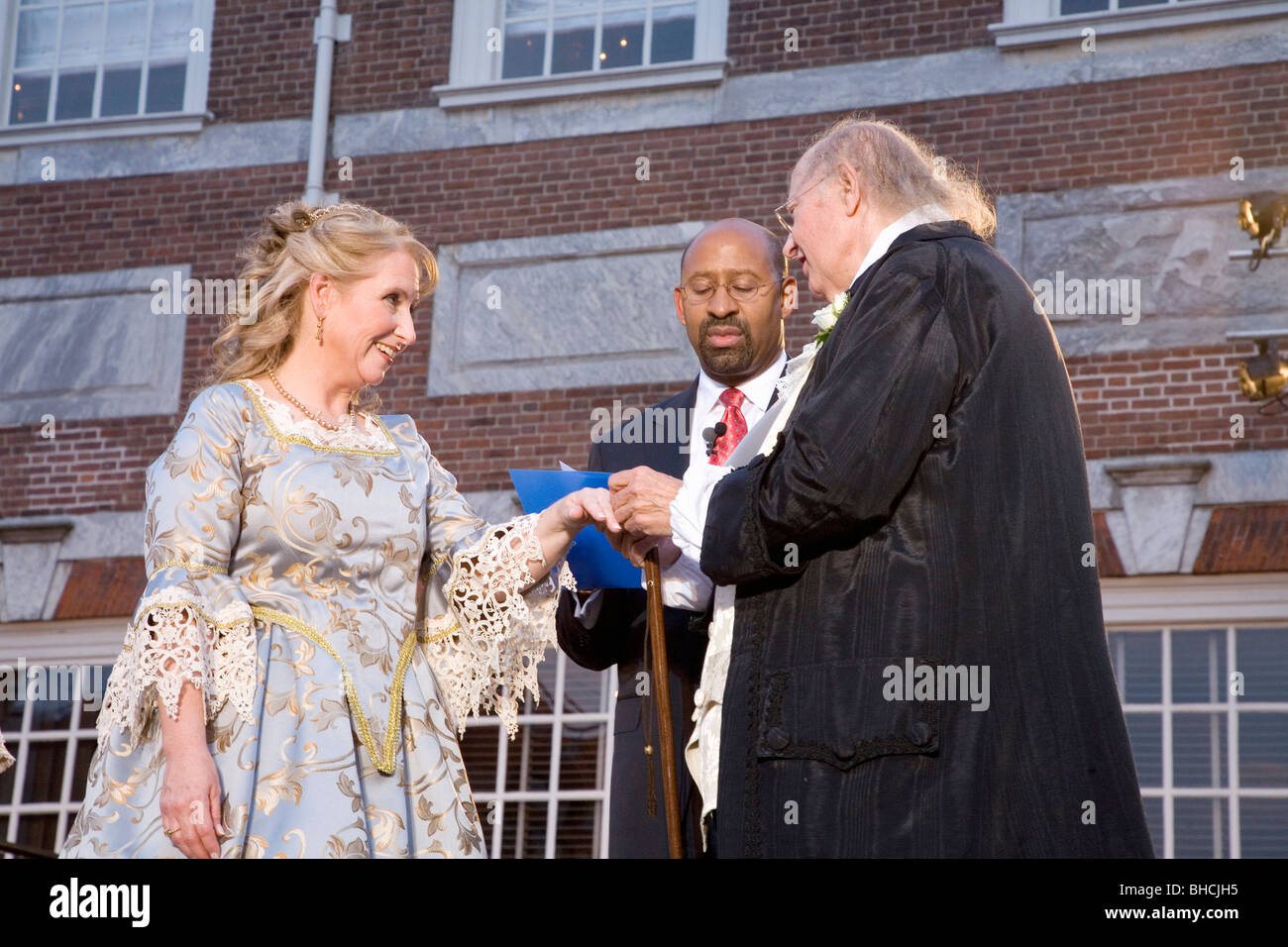 Philadelphia Mayor Michael Nutter marrying Ben Franklin and Betsy Ross on July 3, 2008 in front of Independence Hall Stock Photo