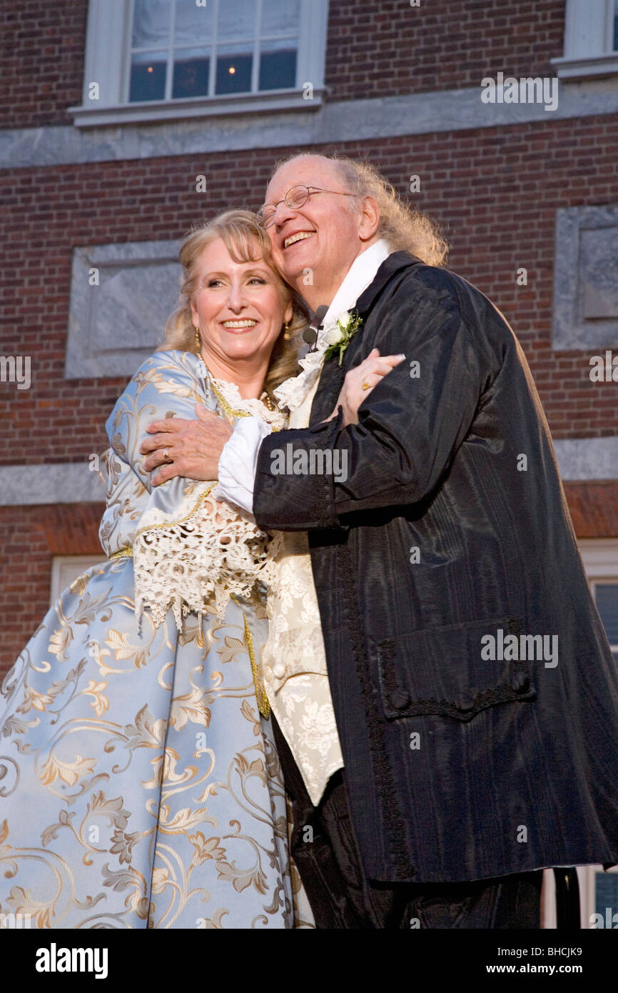 Ben Franklin and Betsy Ross actors married in real life on July 3, 2008 in front of Independence Hall, Philadelphia Stock Photo