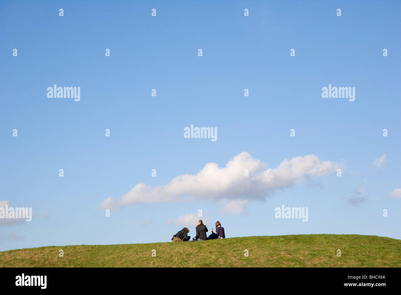 Three girls from behind hi-res stock photography and images - Alamy