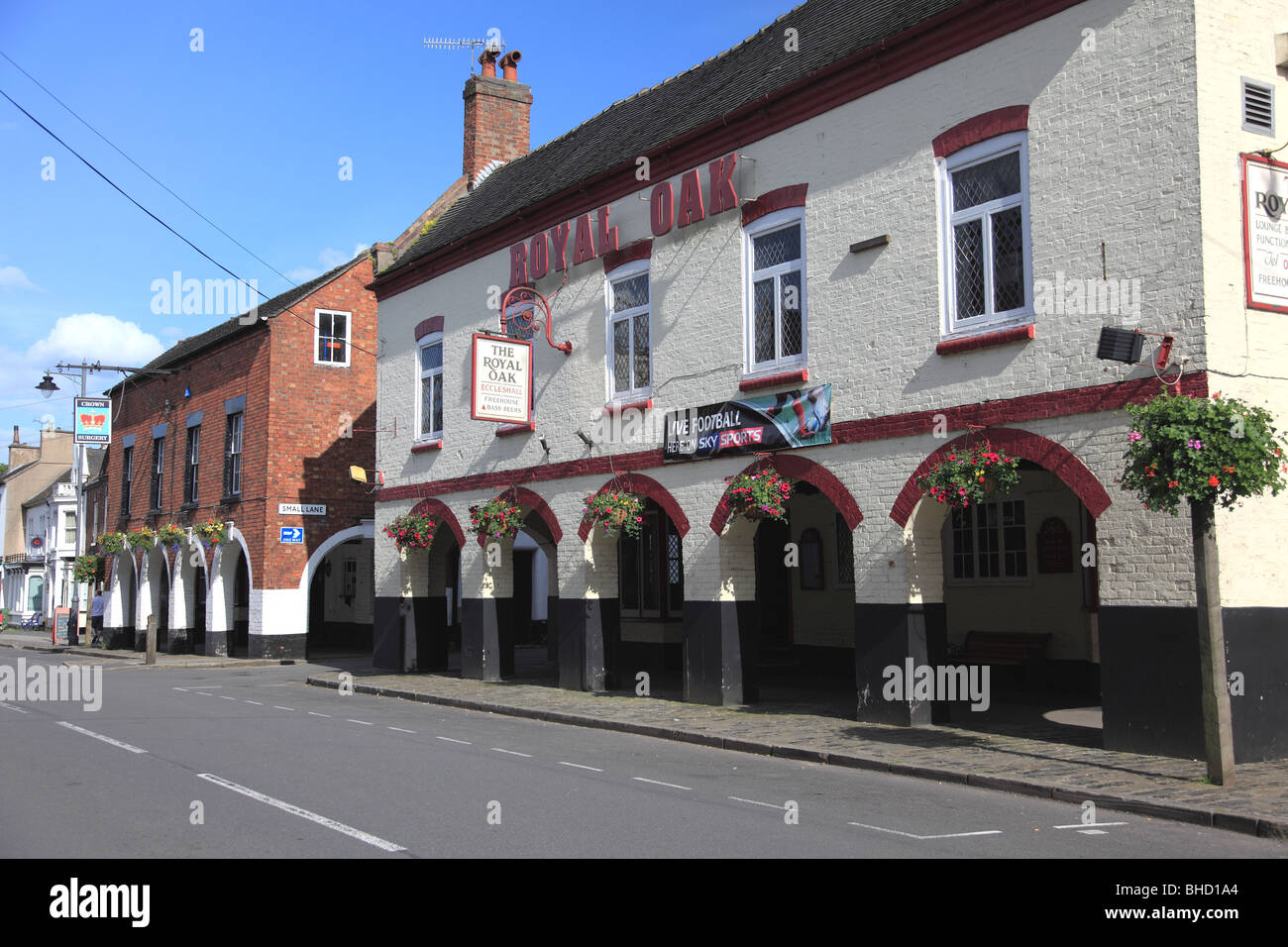The Royal Oak pub, High Street, Eccleshall, Staffordshire is an old coaching inn Stock Photo