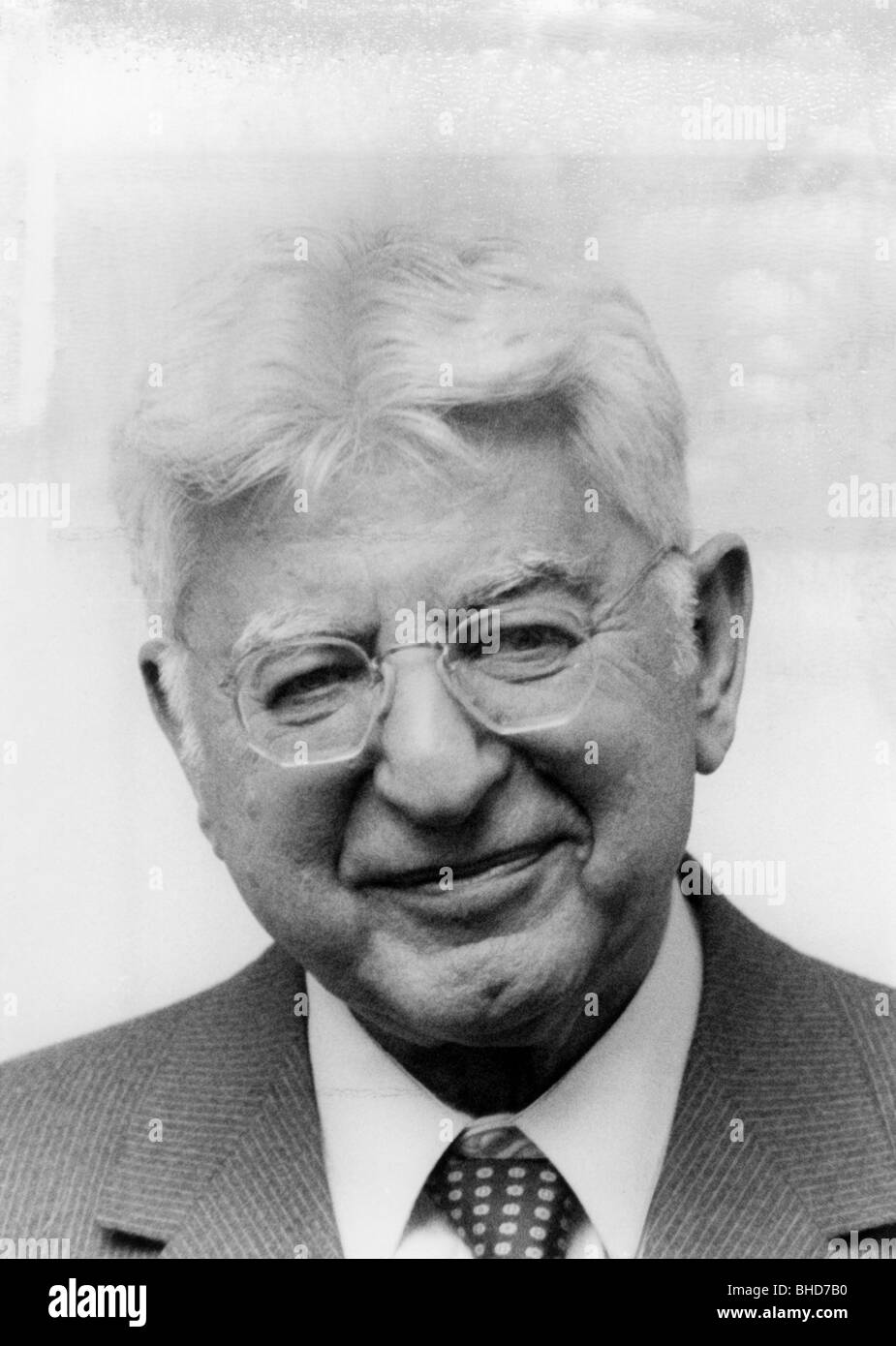 Burns, Arthur Frank, 27.4.1904 - 26.6.1987, American econimist and diplomat, ambassador to West Germany 30.6.1981 - 16.5.1985, portrait, 1980s, , Stock Photo