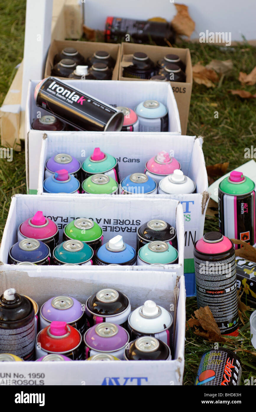 Spray paint cans used graffiti hires stock photography and images Alamy