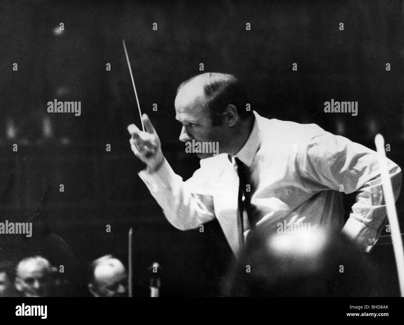 Haitink, Bernard, * 4.3.1929, Dutch conductor, half length, conducting, Stock Photo