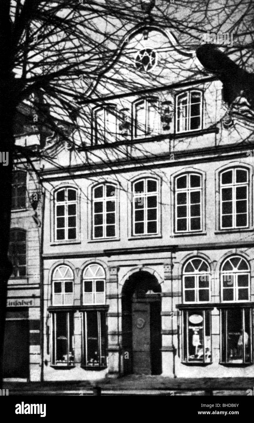 Mann, Thomas, 6.6.1875 - 12.8.1955, German author / writer, Nobel Prize in Literature 1929, the house where he was born, 'Buddenbrookhaus', before its destruction in 1943, Stock Photo