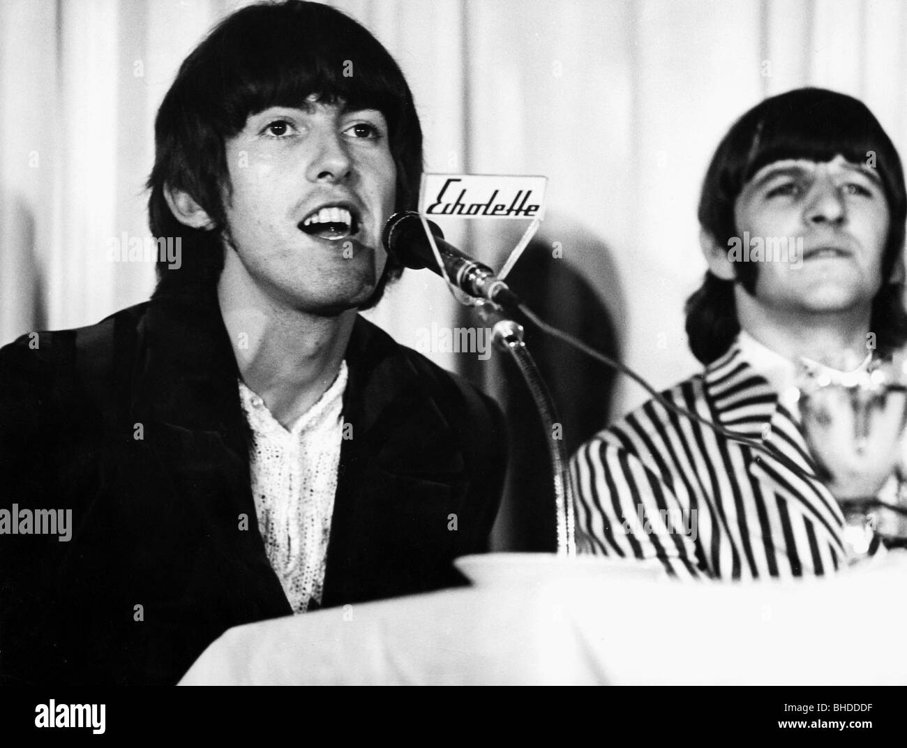Harrison, George, 25.2.1943 - 29.11.2001, British musician and singer, with Ringo Starr, press conference, Beatles Bravo Blitz Tour, Munich, 24.6.1966, , Stock Photo