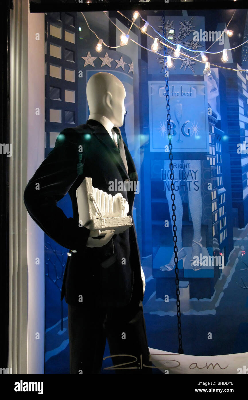 mannequin in store window Stock Photo Alamy