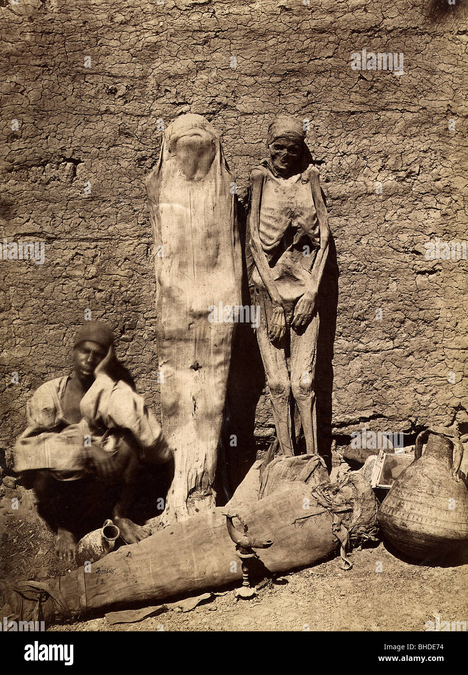 geography / travel, Egypt, trade, mummies offered to tourists, 1883, Stock Photo