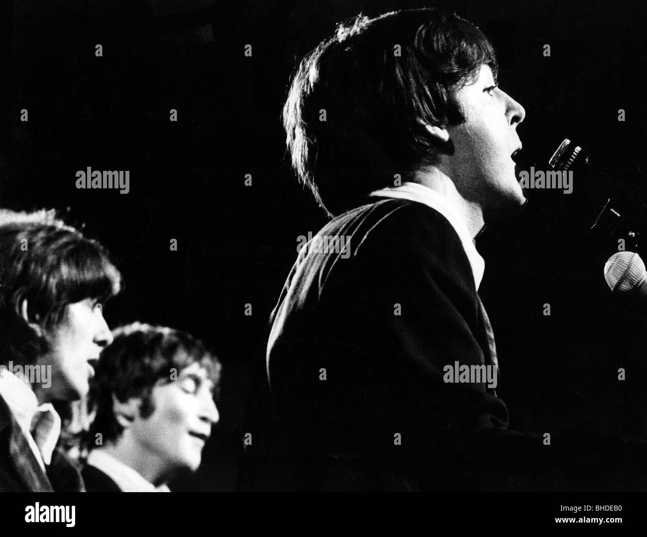 McCartney, Paul, * 18.6.1942, British singer and musician, (The Beatles), half length, singing, in concert, 1966, 1960s, gig, performing, performance, on stage, John Lennon, George Harrison, , Stock Photo