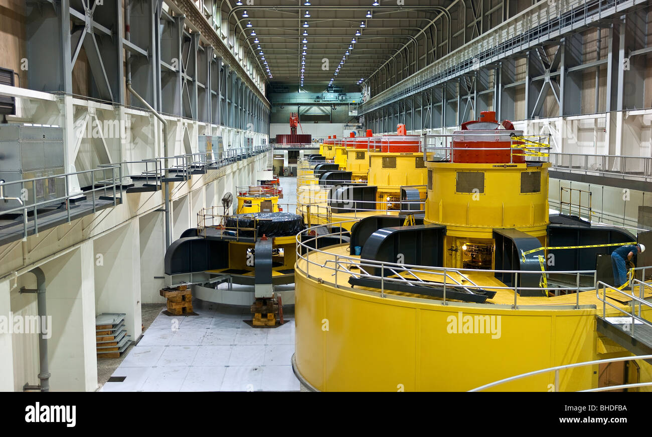 USA, Arizona, Page. Generators inside powerhouse at Glen Canyon Dam Stock Photo Alamy
