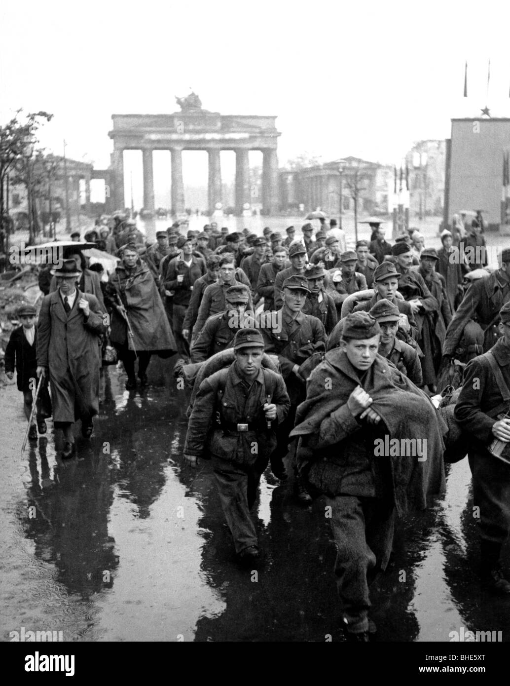 events, Second World War / WWII, end of war, German soldiers, captured