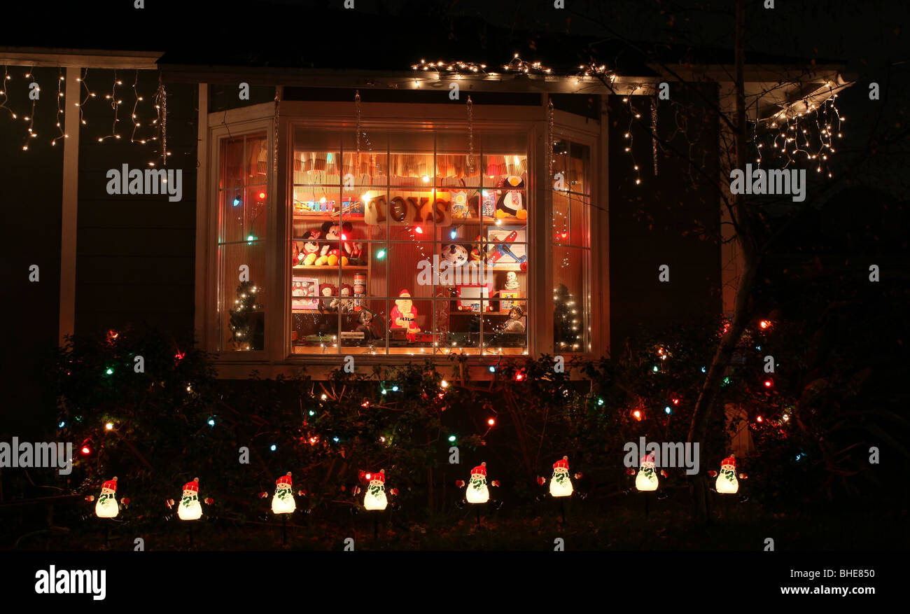NINE BLOCKS OF CHRISTMAS LIGHTS NEIGHBOURHOOD OF CHRISTMAS LIGHTS LOS