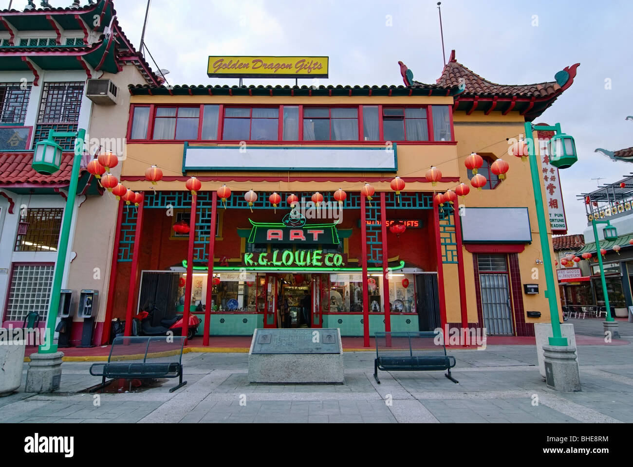 Los Angeles Chinatown plaza Stock Photo Alamy