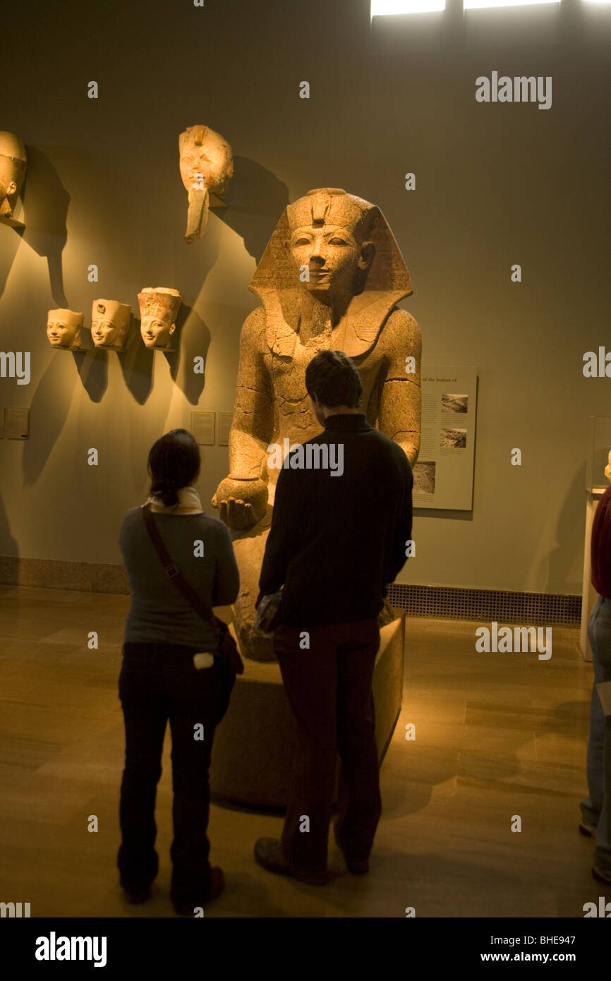 Egyptian female sculpture High Resolution Stock Photography and Images ...