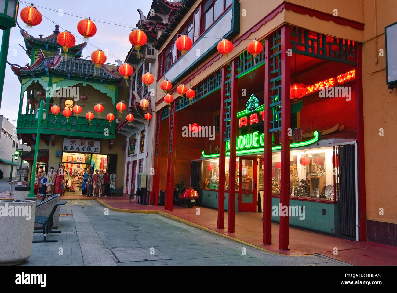 Los Angeles Chinatown plaza Stock Photo Alamy