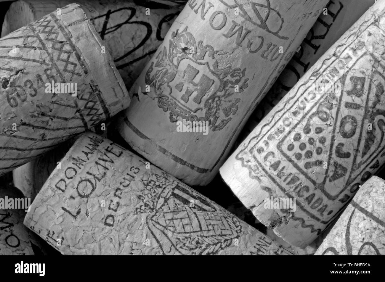 Pile of corks from wine bottles Stock Photo Alamy