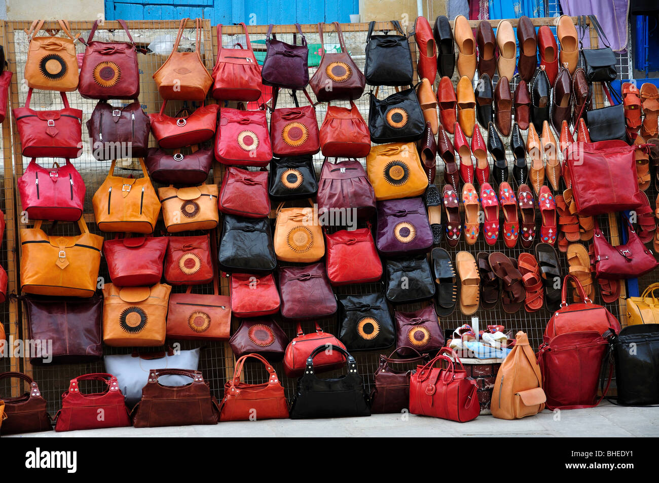Leather bags for sale, Le Souk de Kairouan, Kairouan, Kairouan Governorate,  Tunisia Stock Photo - Alamy