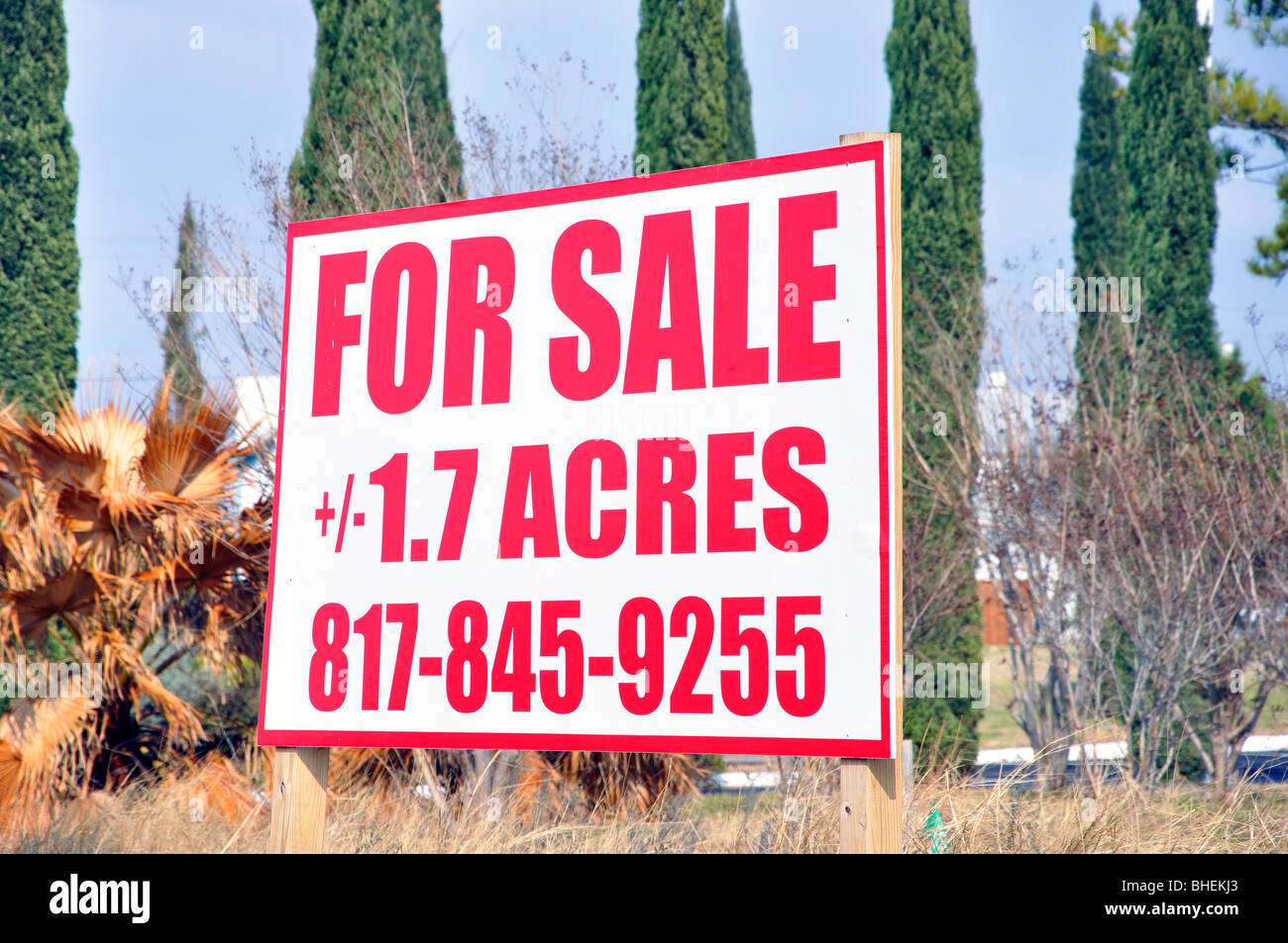 Land for sale sign Stock Photo - Alamy