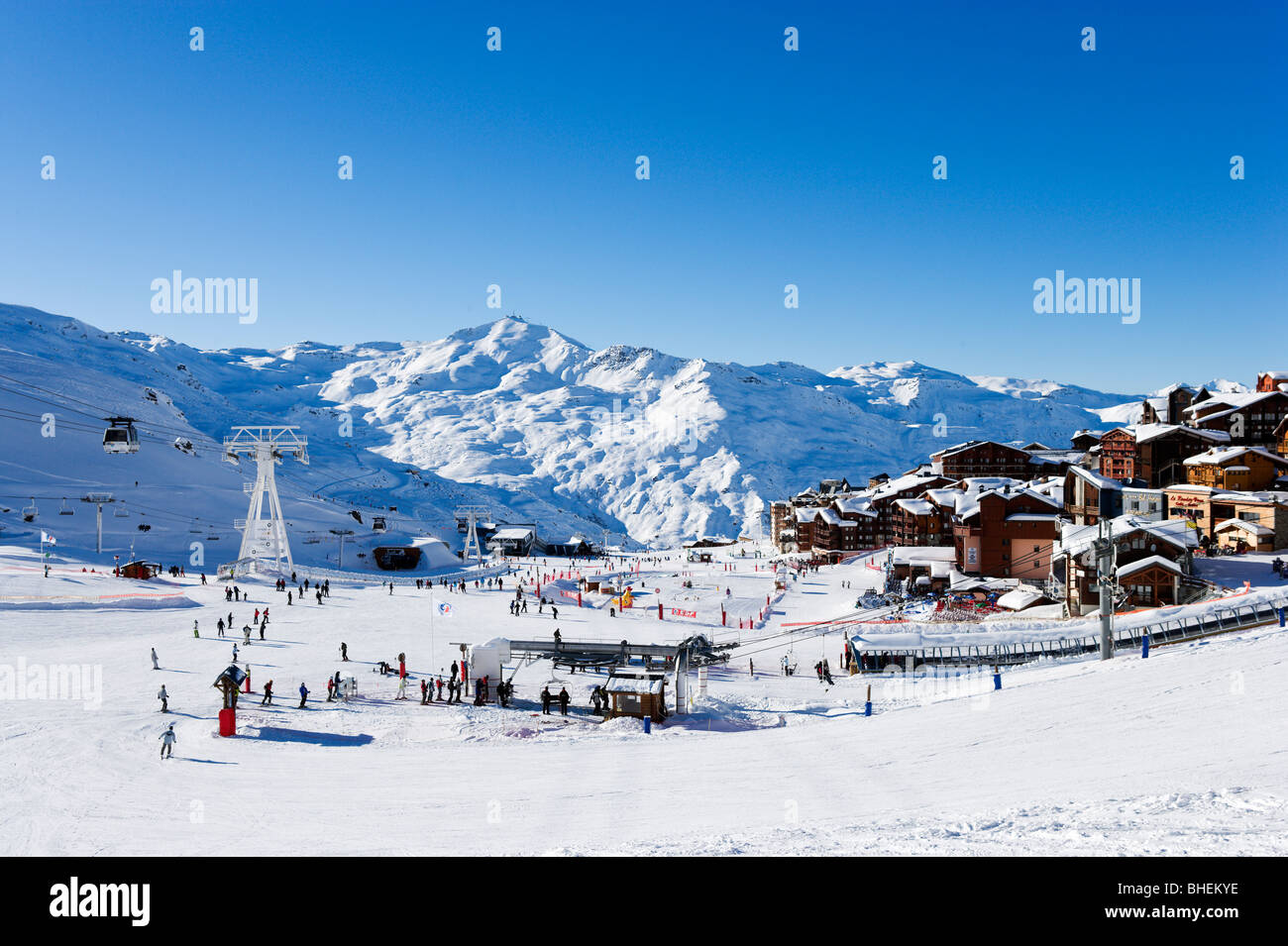 View over the slopes in the centre of the resort of Val Thorens, Three Valleys, Tarentaise, Savoie, France Stock Photo