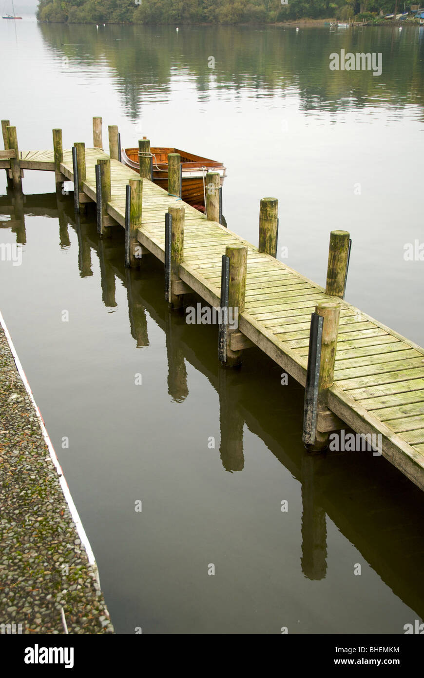 BownessonWindermere Cumbria UK Lake Boats Fog Jetty Rowing Boat Stock Photo Alamy
