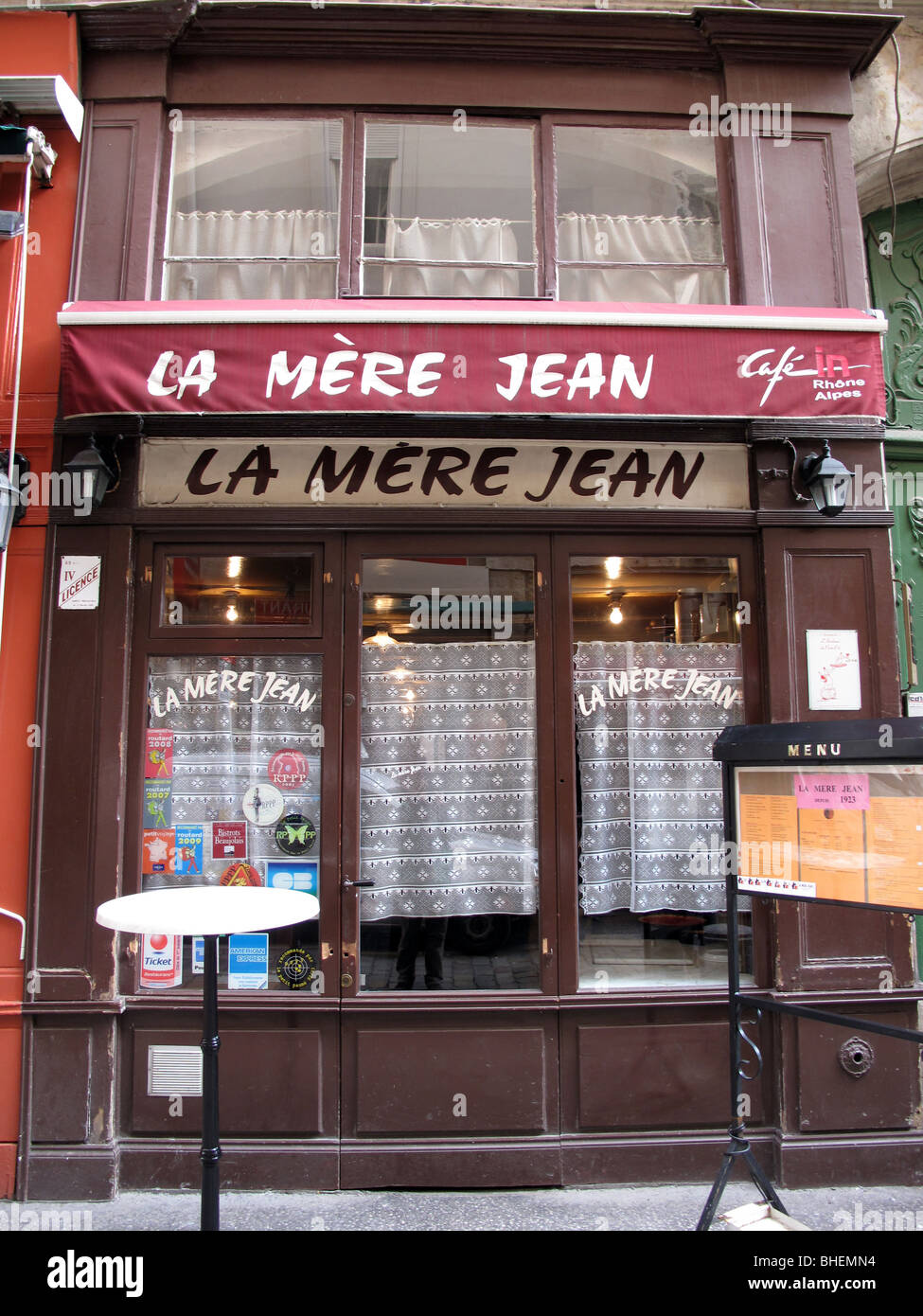 traditional lyonnais restaurant - la mere jean - rue des marronniers - Lyon  - France Stock Photo - Alamy