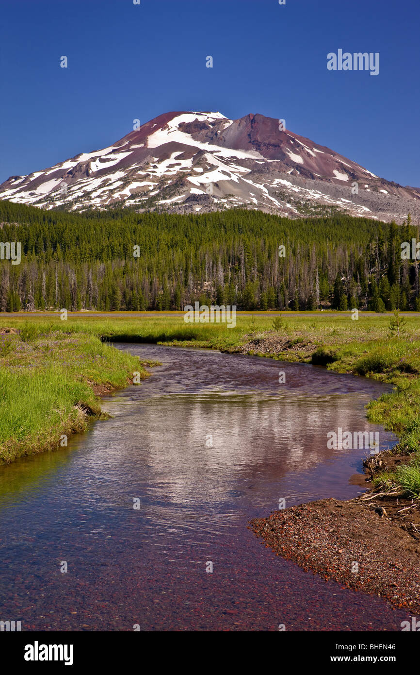 SPARKS LAKE, OREGON, USA - Soda Creek and South Sister volcano, Cascades mountains in Central Oregon. Stock Photo