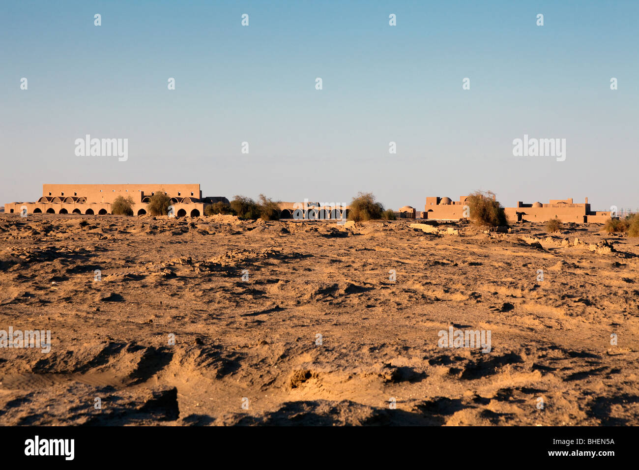 view of market, social center and villas, Hassan Fathy designed village of New Baris, Kharga oasis, Egypt Stock Photo