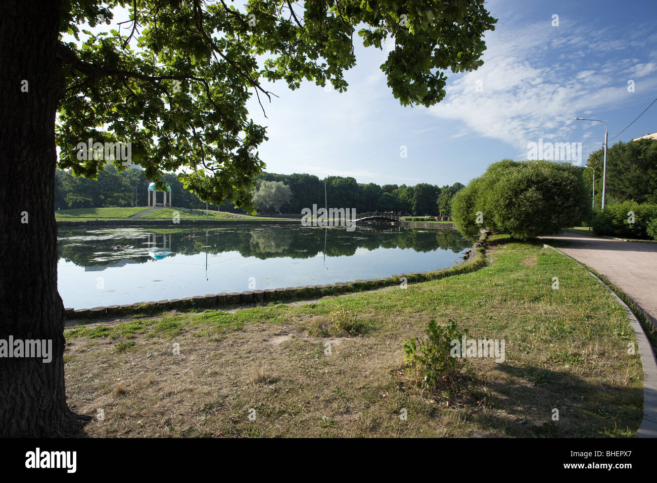 City park waterscape hi-res stock photography and images - Alamy