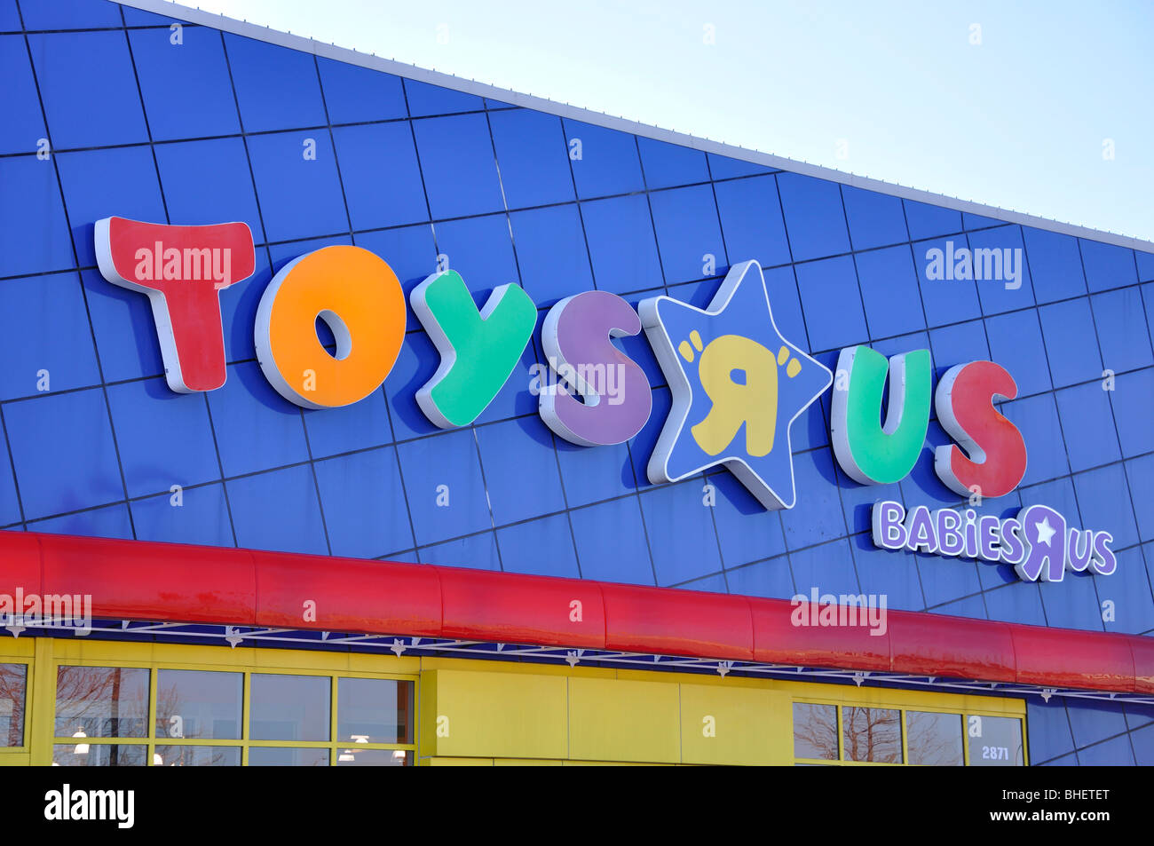 Toys R Us store Stock Photo - Alamy