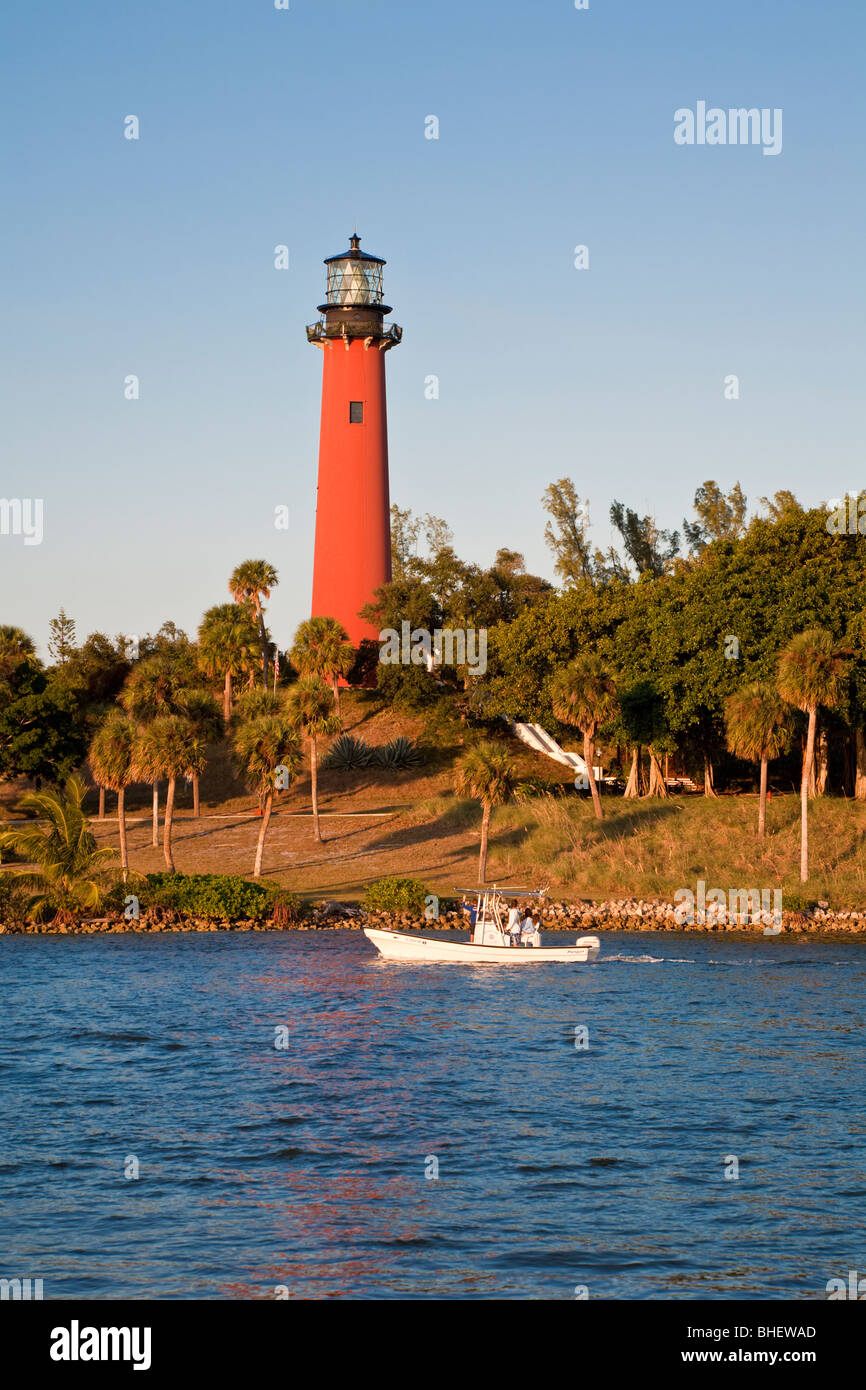 Jupiter, FL Nov 2008 Private fishing boat passes Jupiter Light