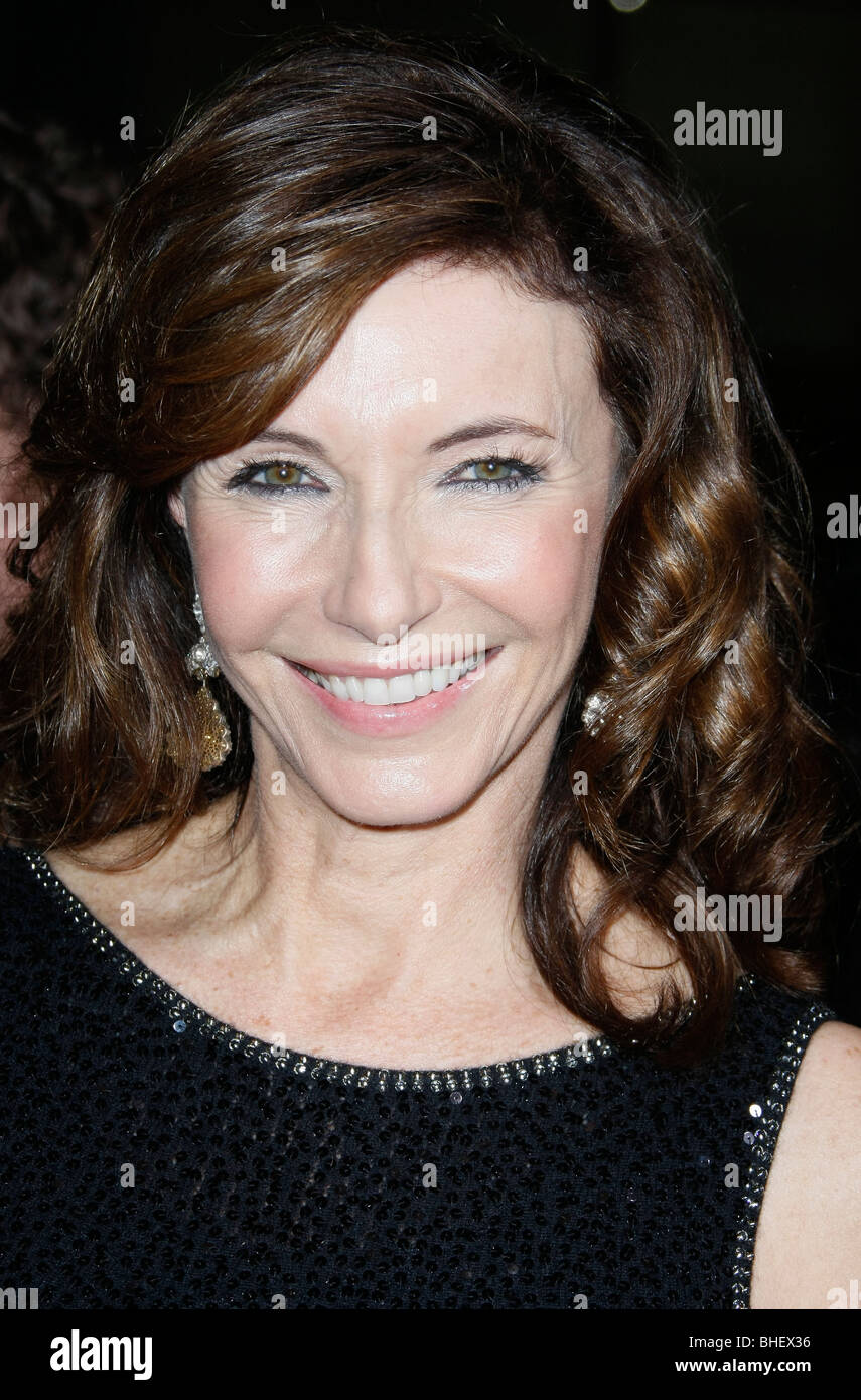 MARY STEENBURGEN FOUR CHRISTMASES WORLD PREMIERE HOLLYWOOD LOS ANGELES