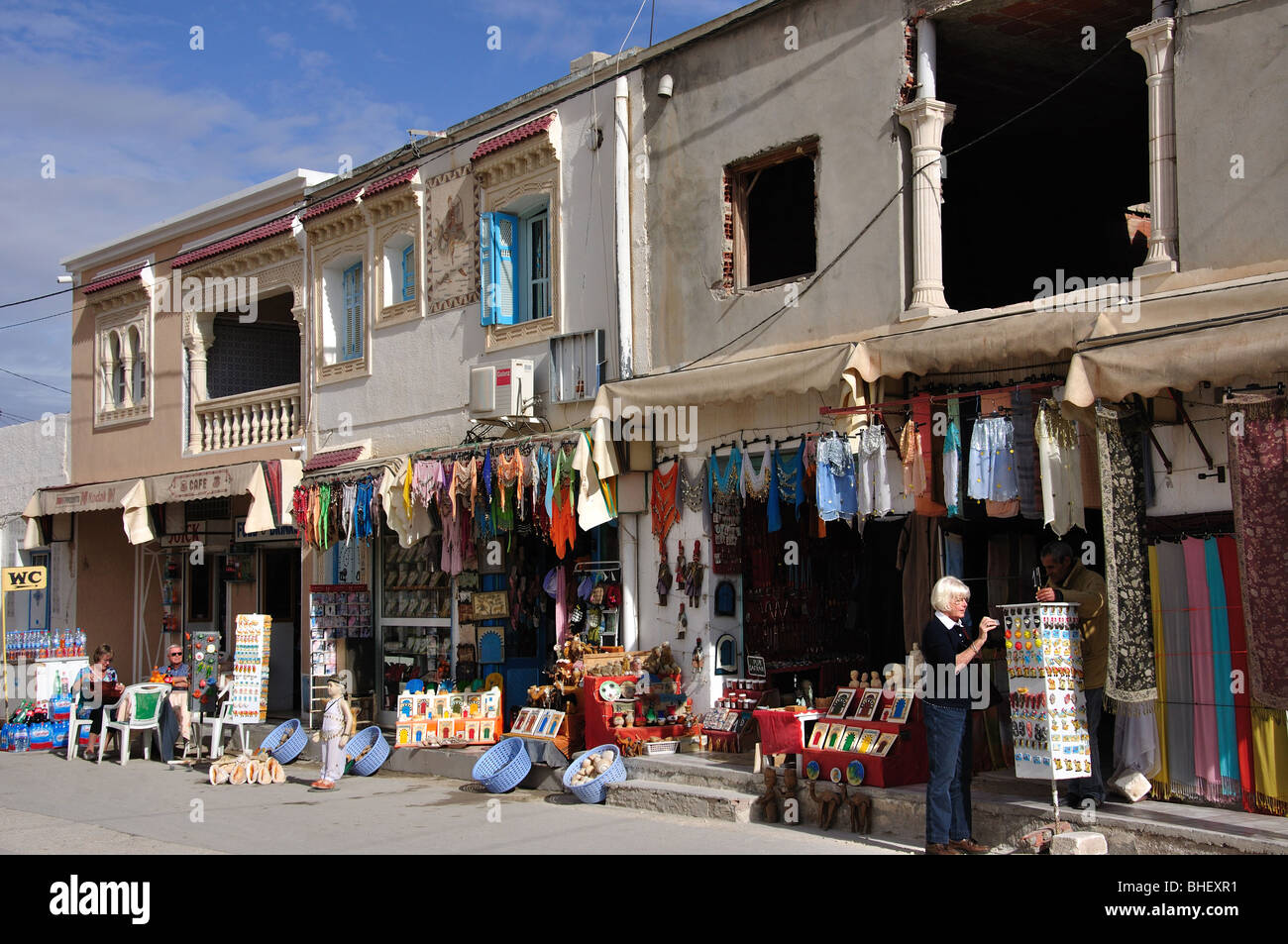Shops and restaurants, Avenue Habib Bourguiba, El Djem, Mahdia