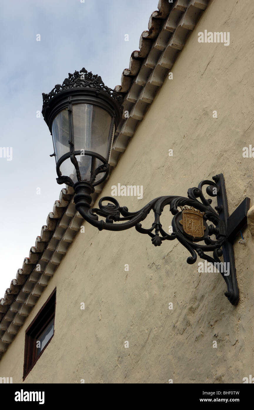 Ornate wrought iron street lamp hi-res stock photography and images - Alamy