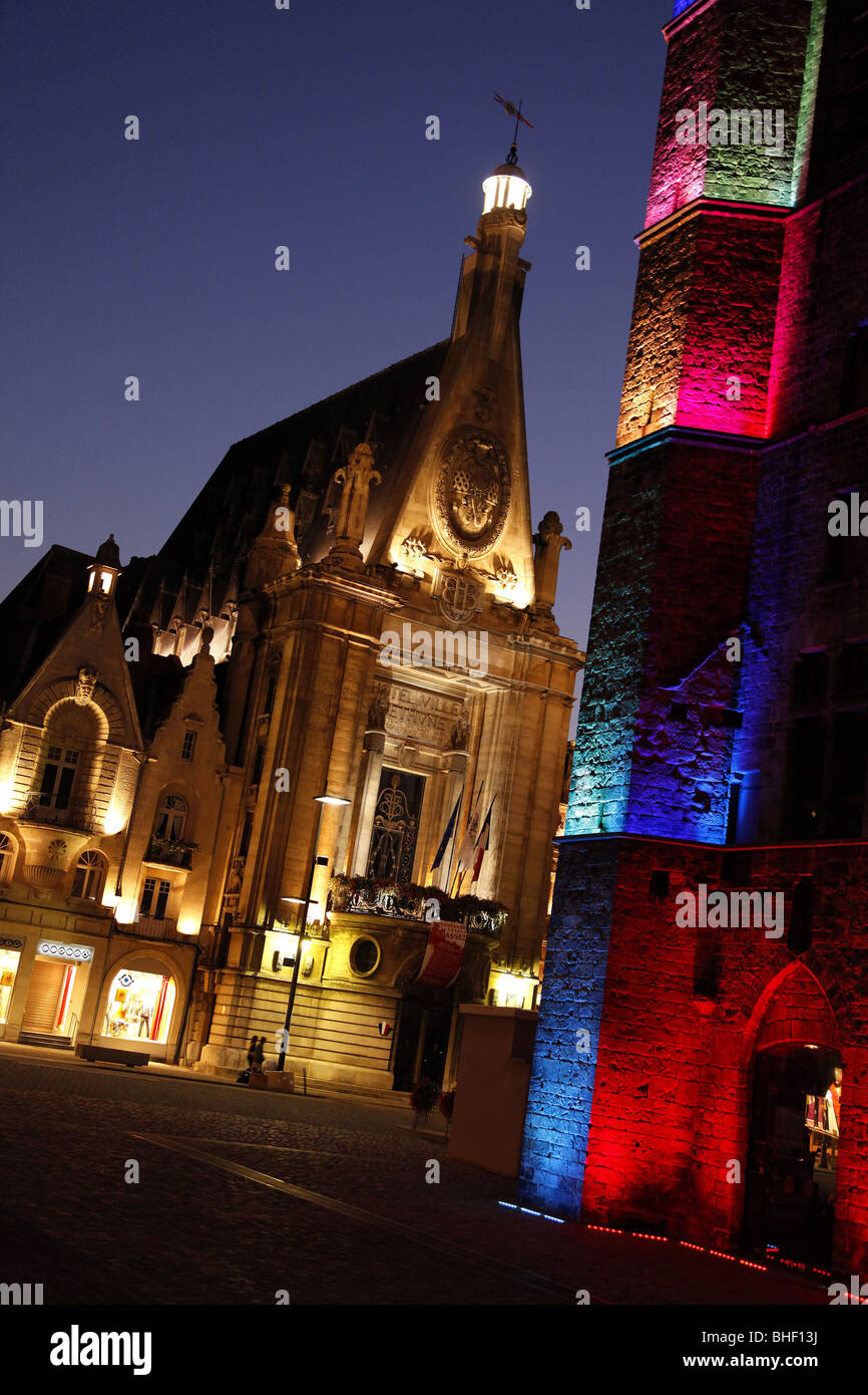 Béthune (62) the city hall, floodlit Stock Photo Alamy