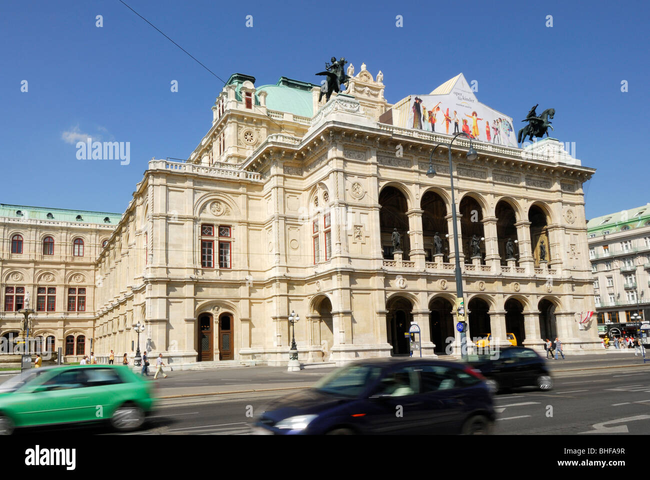 Opera vienna hi-res stock photography and images - Alamy