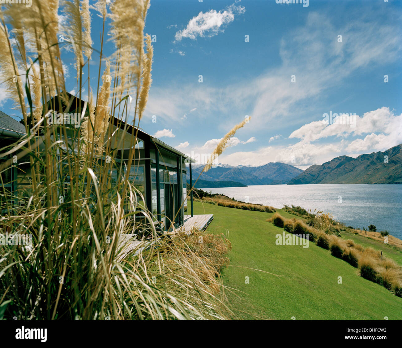 New zealand lake wanaka lodge hires stock photography and images Alamy