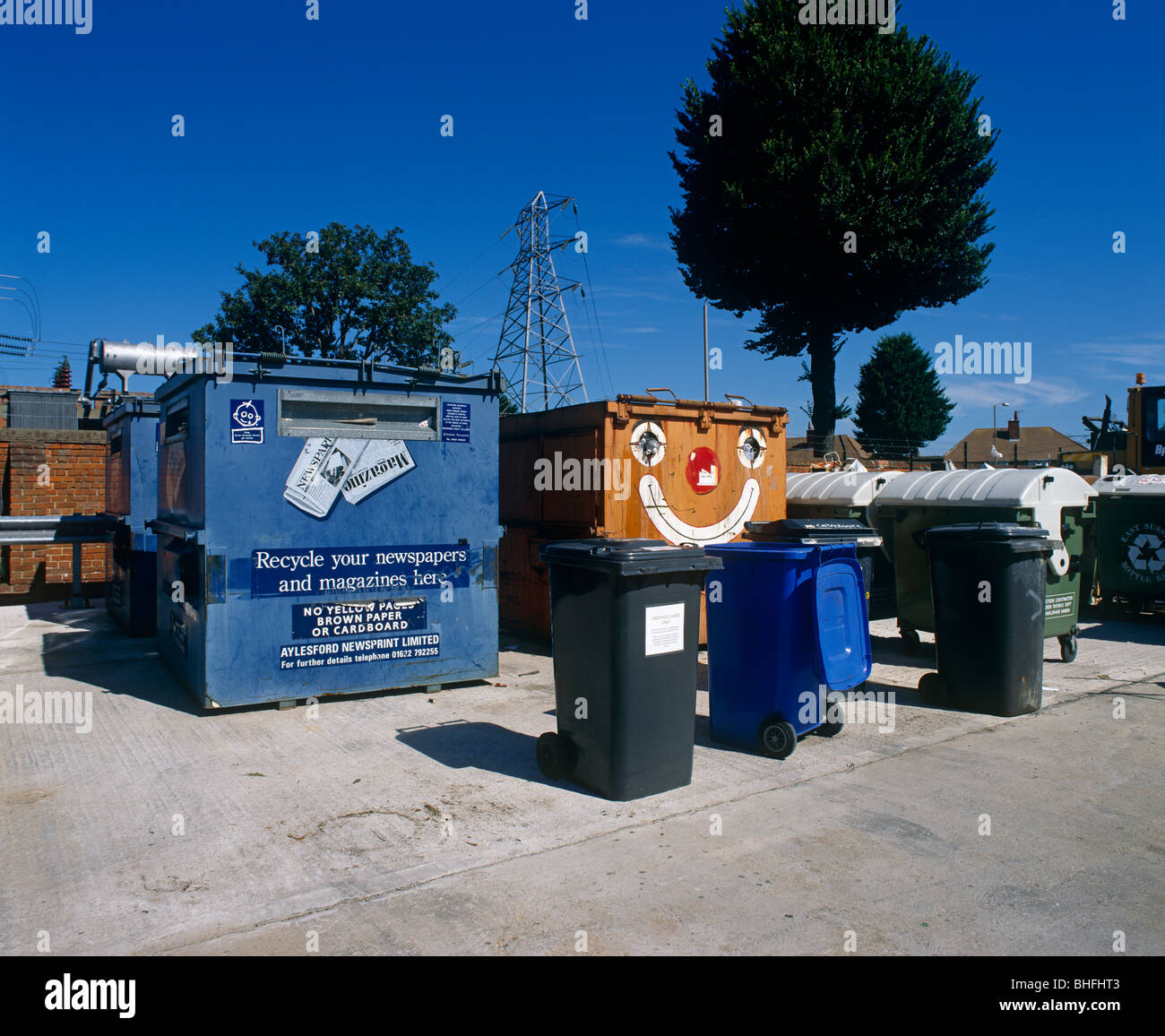 Separating bins hires stock photography and images Alamy