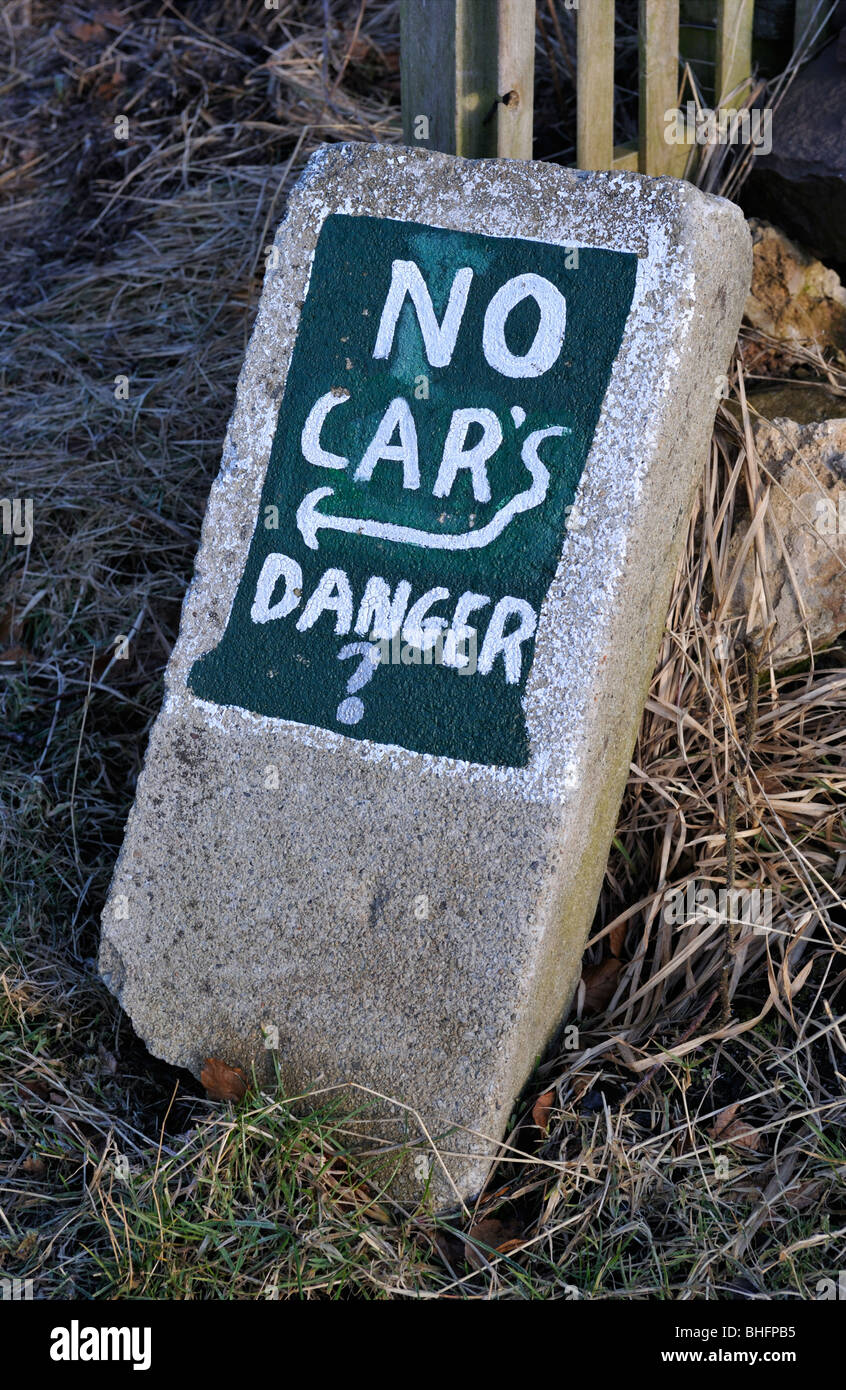 'NO CAR'S DANGER ?', hand-painted sign. Robiesland Farm, Bonnington, Lanarkshire, Scotland, United Kingdom, Europe. Stock Photo